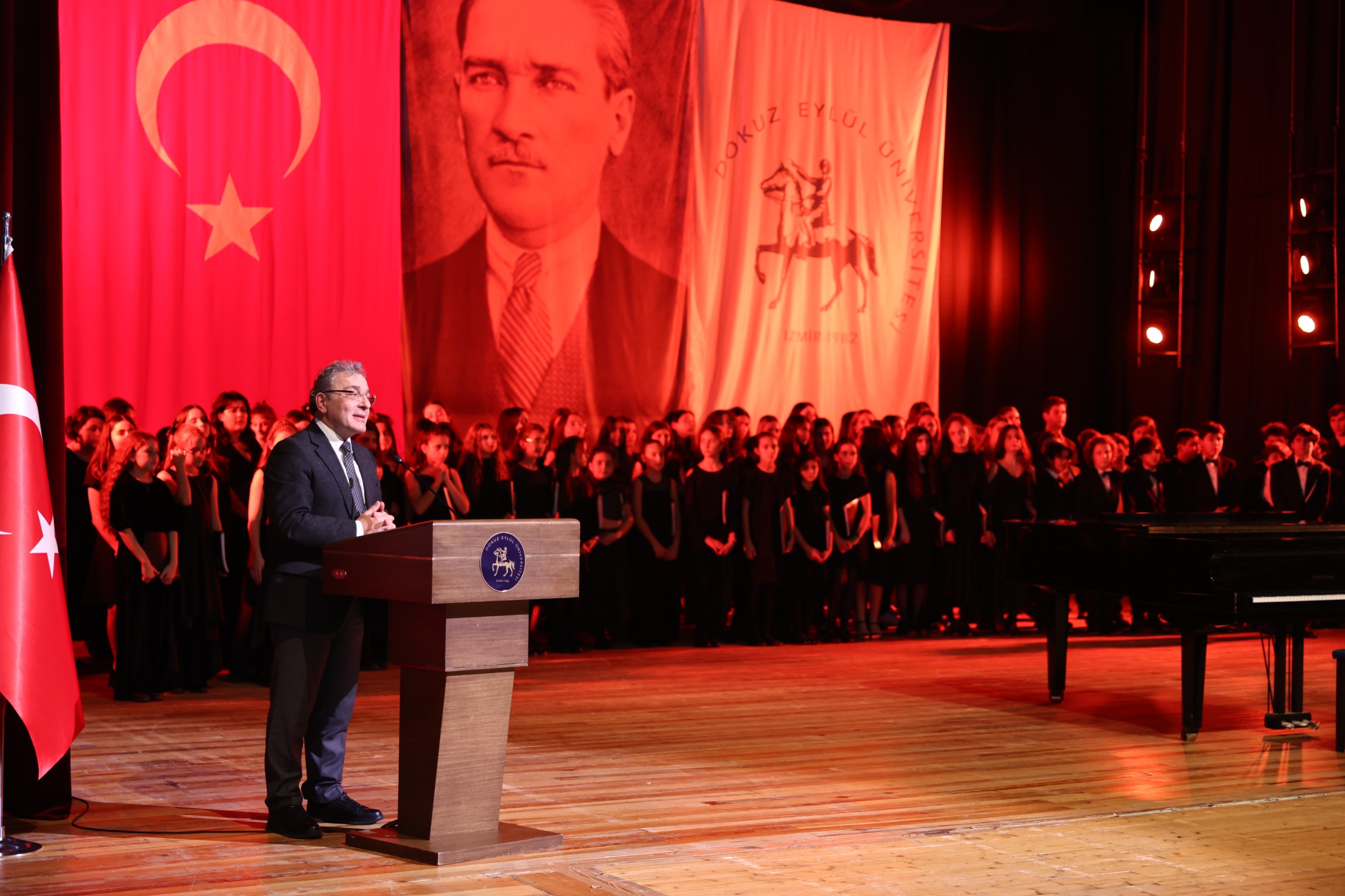 DEÜ’DEN CUMHURİYETİN 102. YILINA YAKIŞAN SANAT ŞÖLENİ